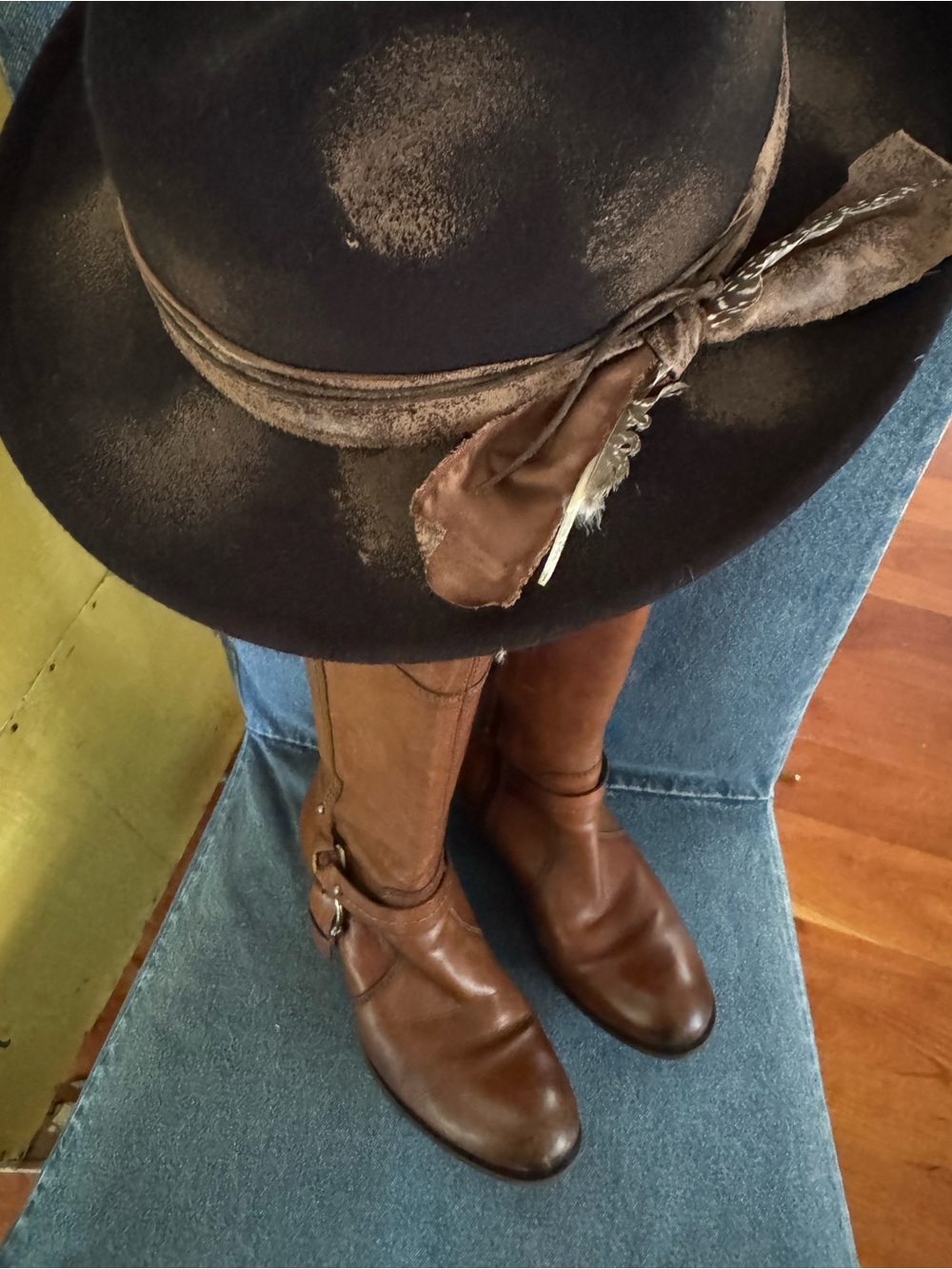 Y2K! Genuine western harness boots, lustrous leather. W 8.